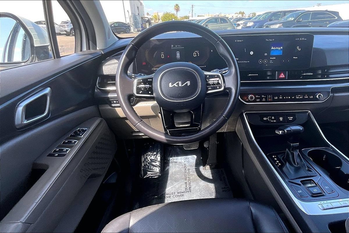 2025 Kia Carnival LXS - Photo 32