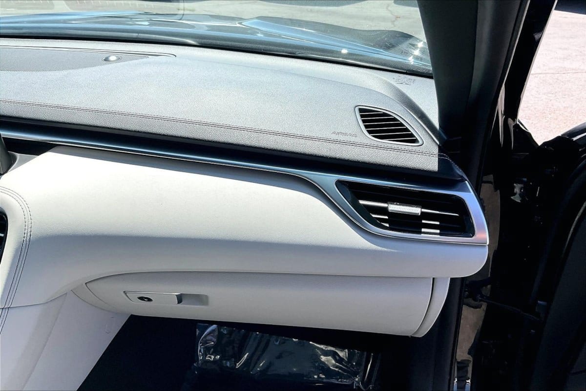 2025 GENESIS G70 Standard - Photo 13