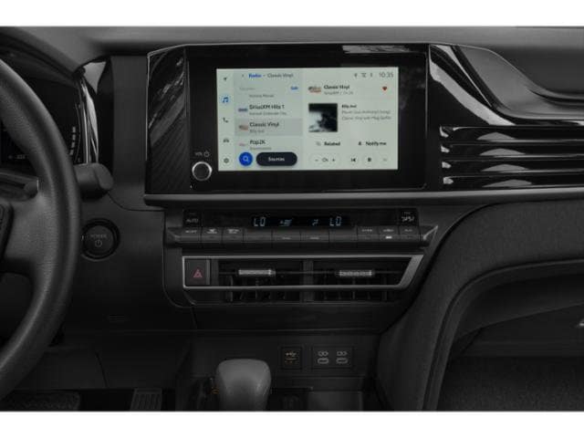 2025 Toyota Camry LE - Photo 9