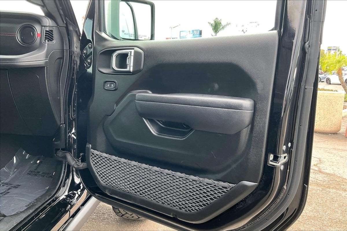 2025 Jeep Wrangler 4-Door Rubicon - Photo 20