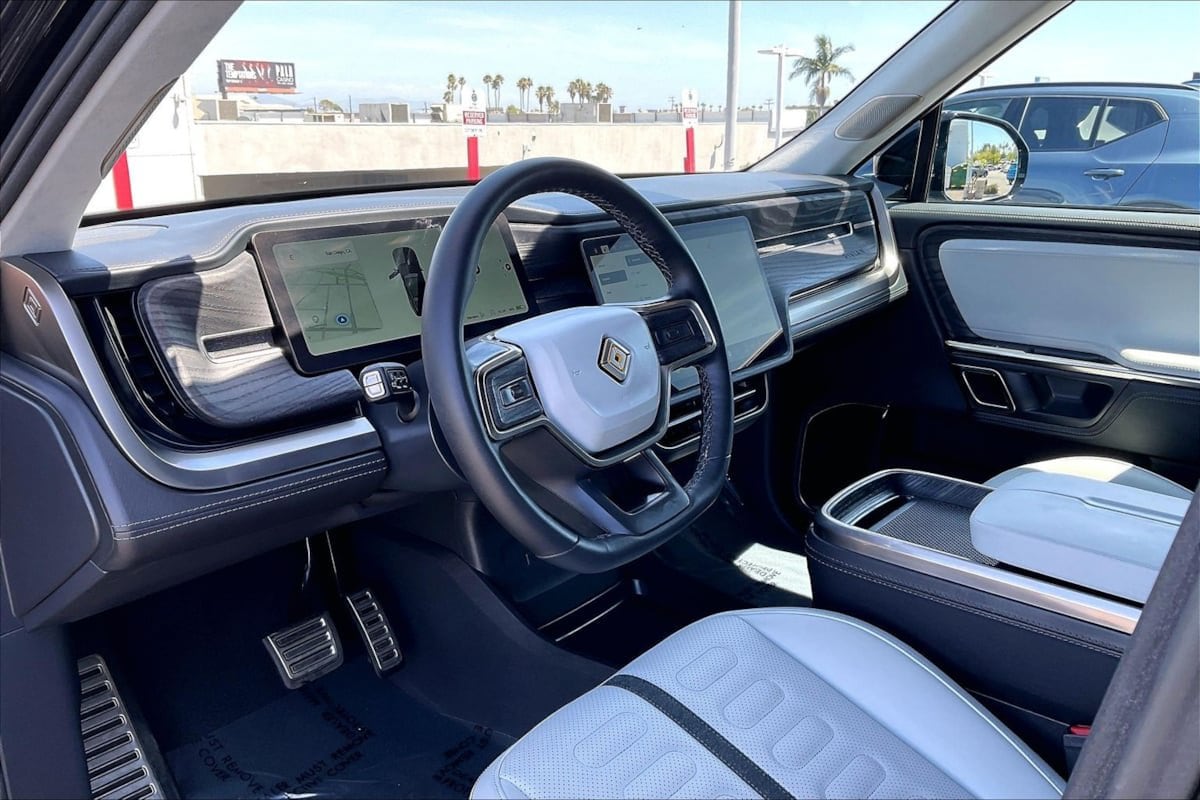 2024 Rivian R1S Adventure - Photo 12
