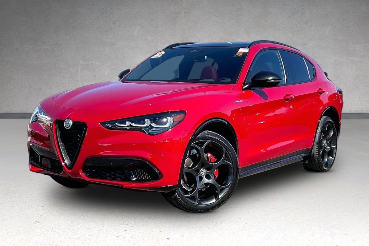2025 Alfa Romeo Stelvio