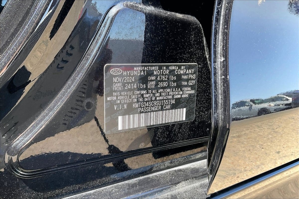 2025 GENESIS G70 Standard - Photo 31