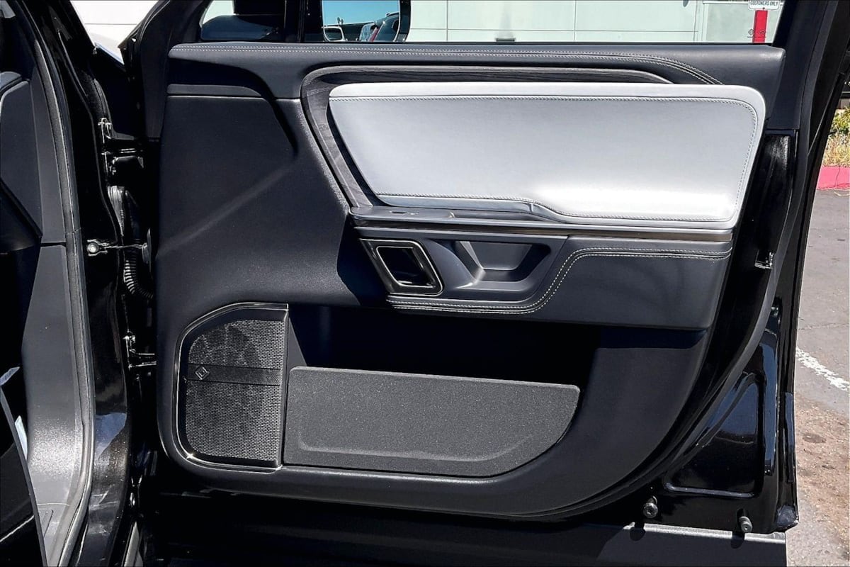 2024 Rivian R1S Adventure - Photo 22