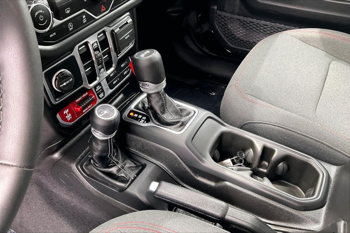 2025 Jeep Wrangler 4-Door Rubicon - Photo 13