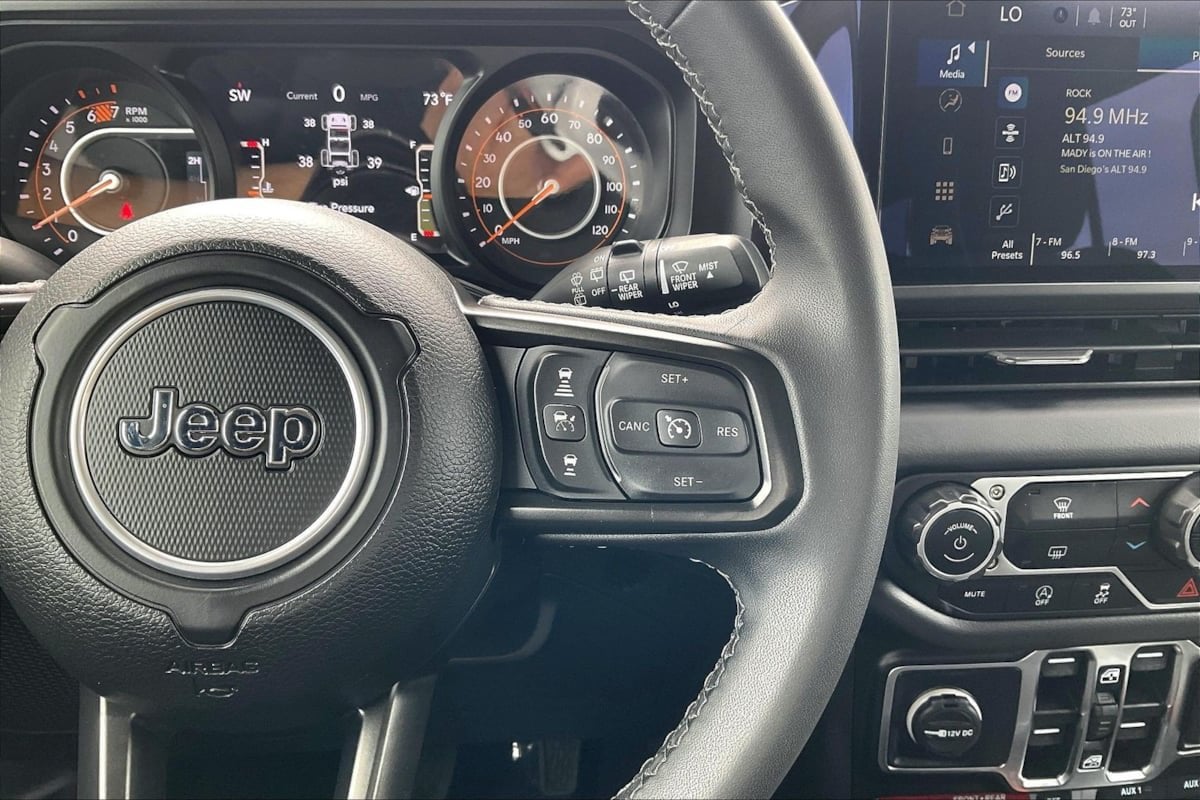 2025 Jeep Wrangler 4-Door Rubicon - Photo 15