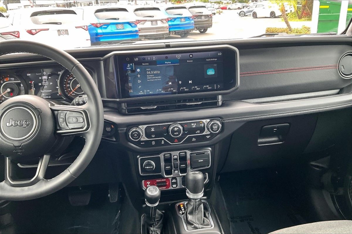 2025 Jeep Wrangler 4-Door Rubicon - Photo 6