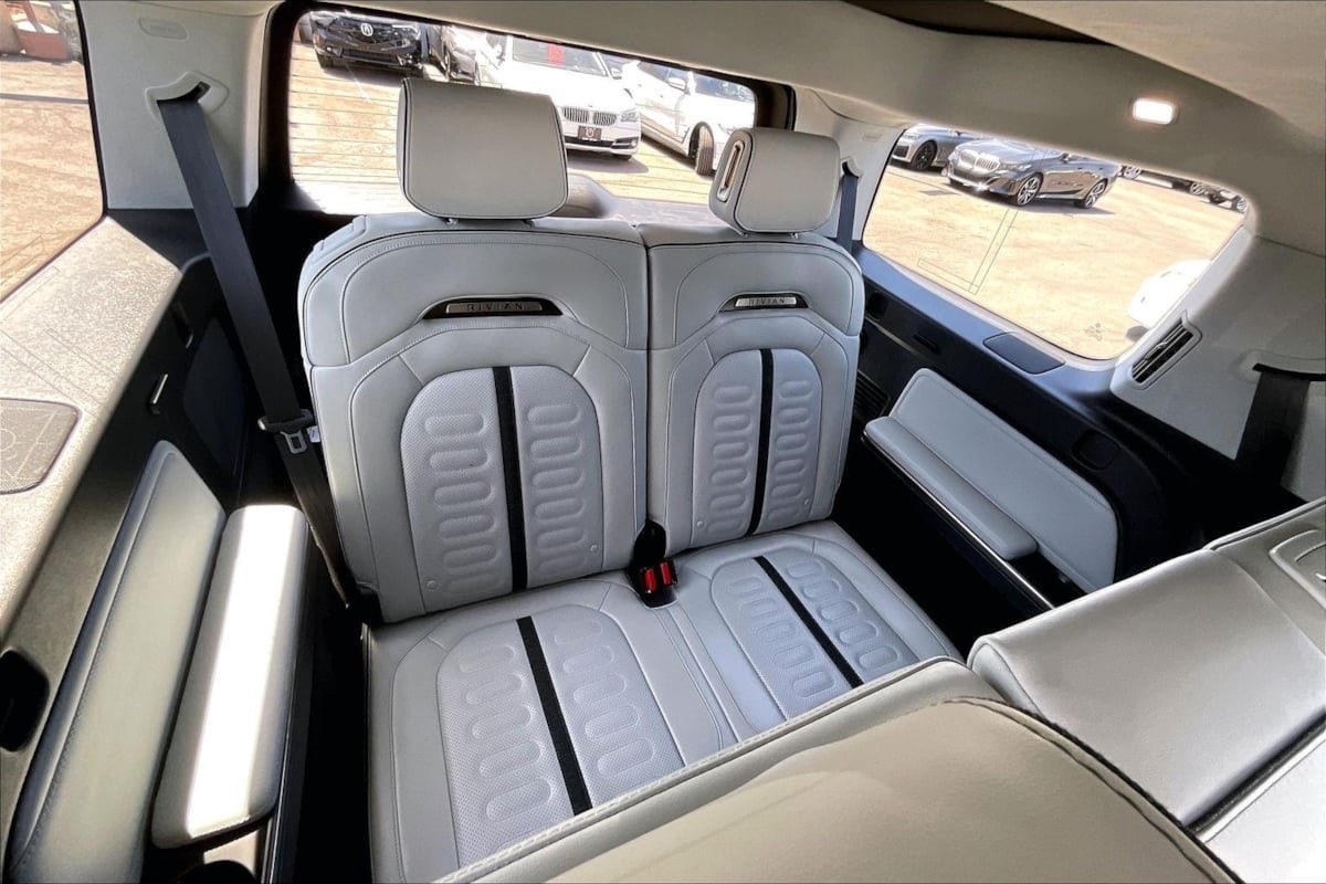 2024 Rivian R1S Adventure - Photo 26