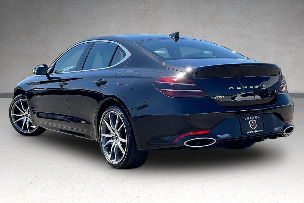 2025 GENESIS G70 Standard - Photo 32
