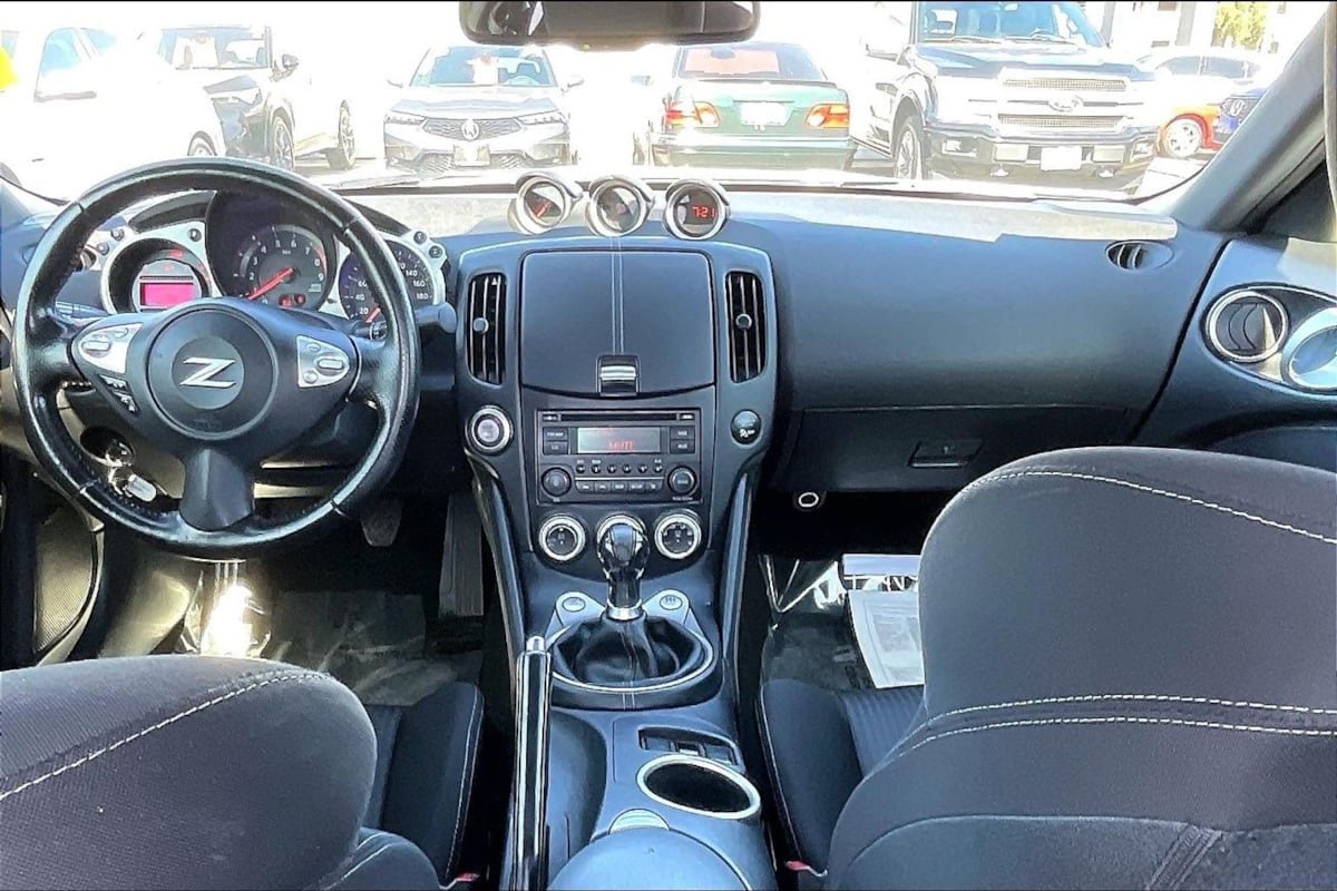 2020 Nissan 370Z Coupe Sport - Photo 12