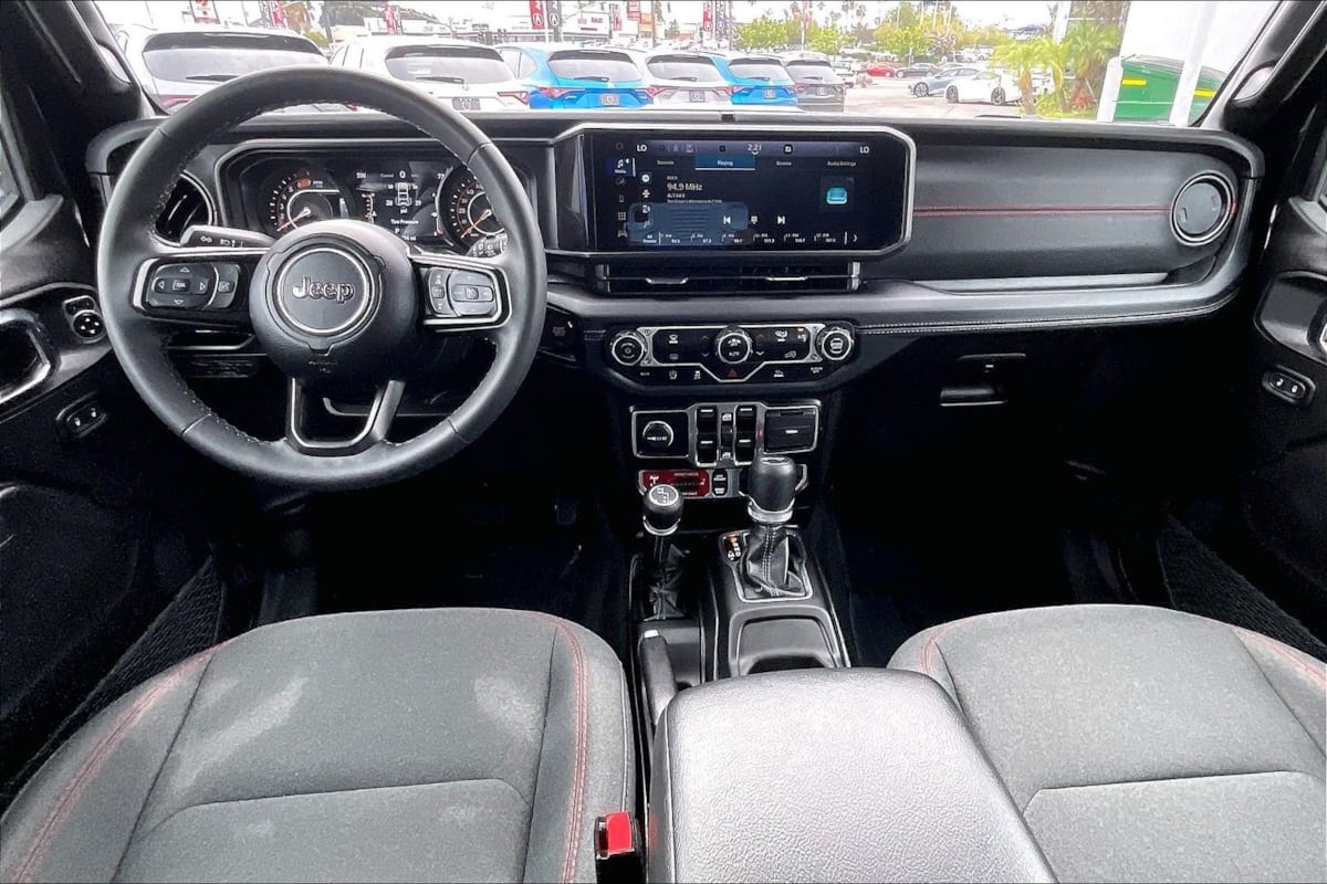 2025 Jeep Wrangler 4-Door Rubicon - Photo 11