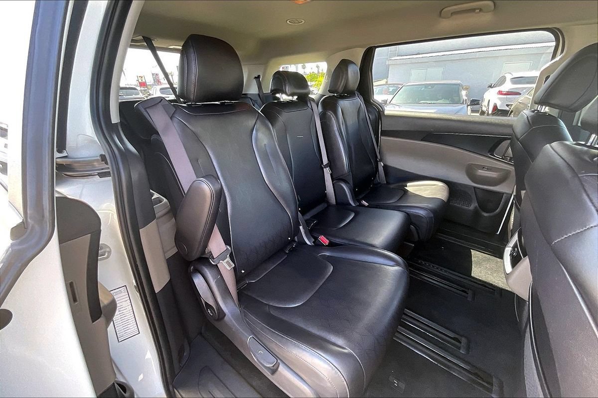 2025 Kia Carnival LXS - Photo 15