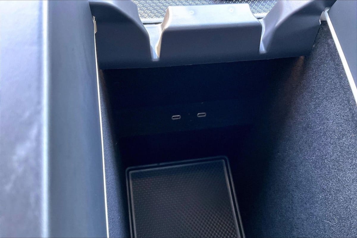 2024 Rivian R1S Adventure - Photo 32