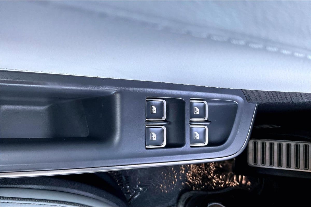 2024 Rivian R1S Adventure - Photo 37