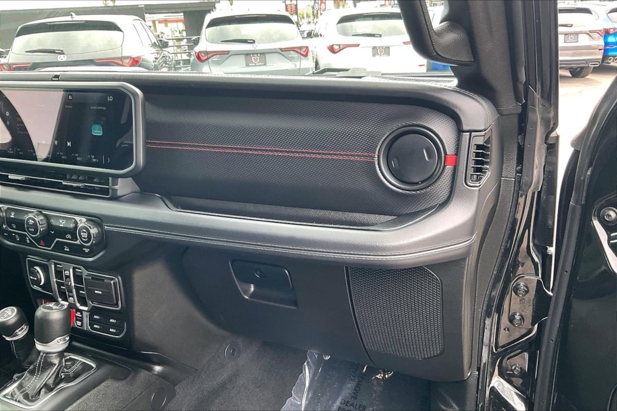 2025 Jeep Wrangler 4-Door Rubicon - Photo 12