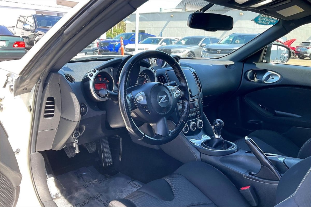 2020 Nissan 370Z Coupe Sport - Photo 11
