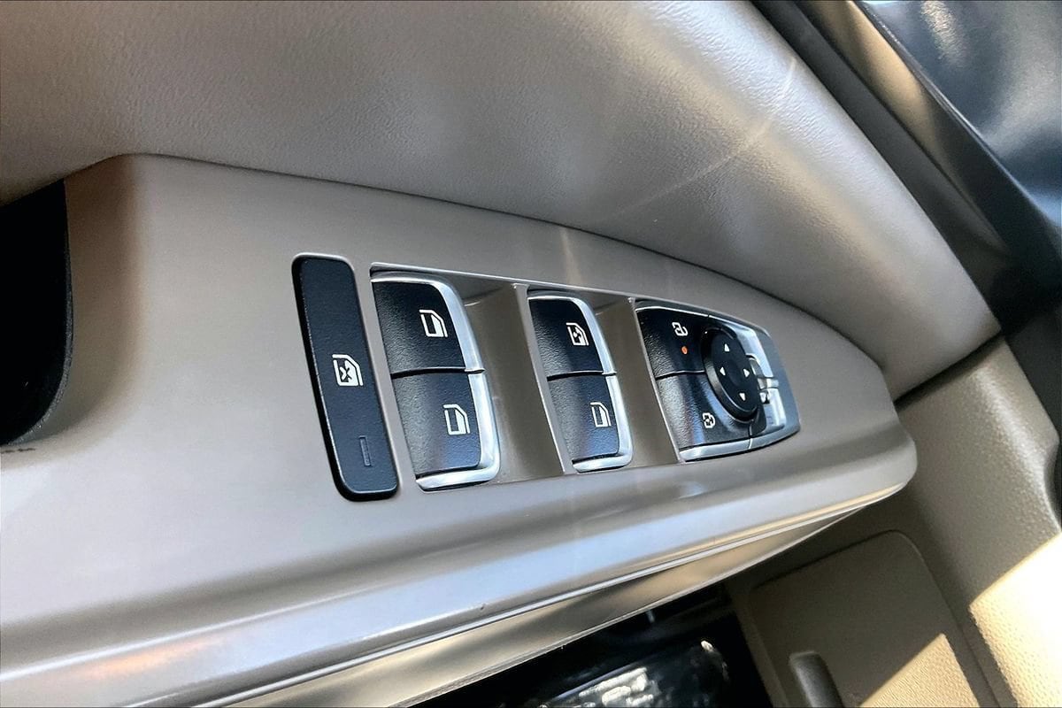 2025 Kia Carnival LXS - Photo 25