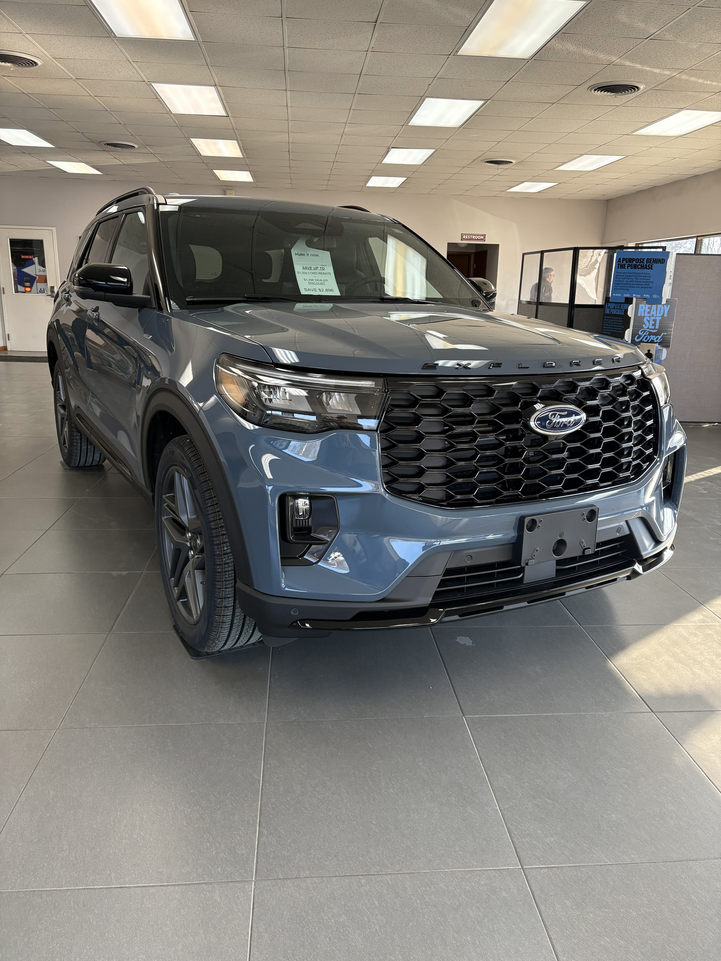 2026 Ford Explorer ST-LINE's photo