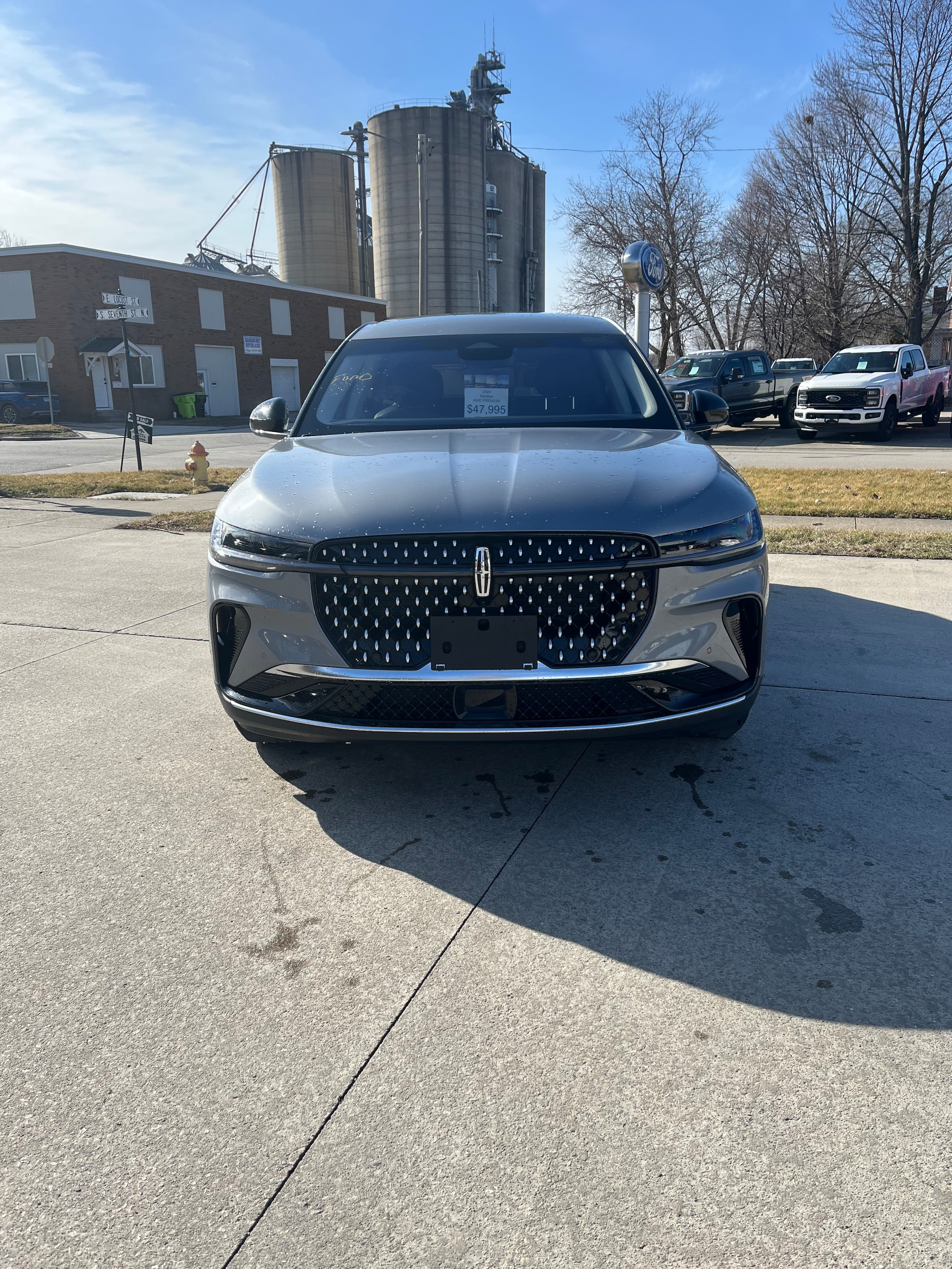 Used 2024 Lincoln Nautilus Premiere with VIN 5LMPJ8JA9RJ780971 for sale in Fairbury, IL