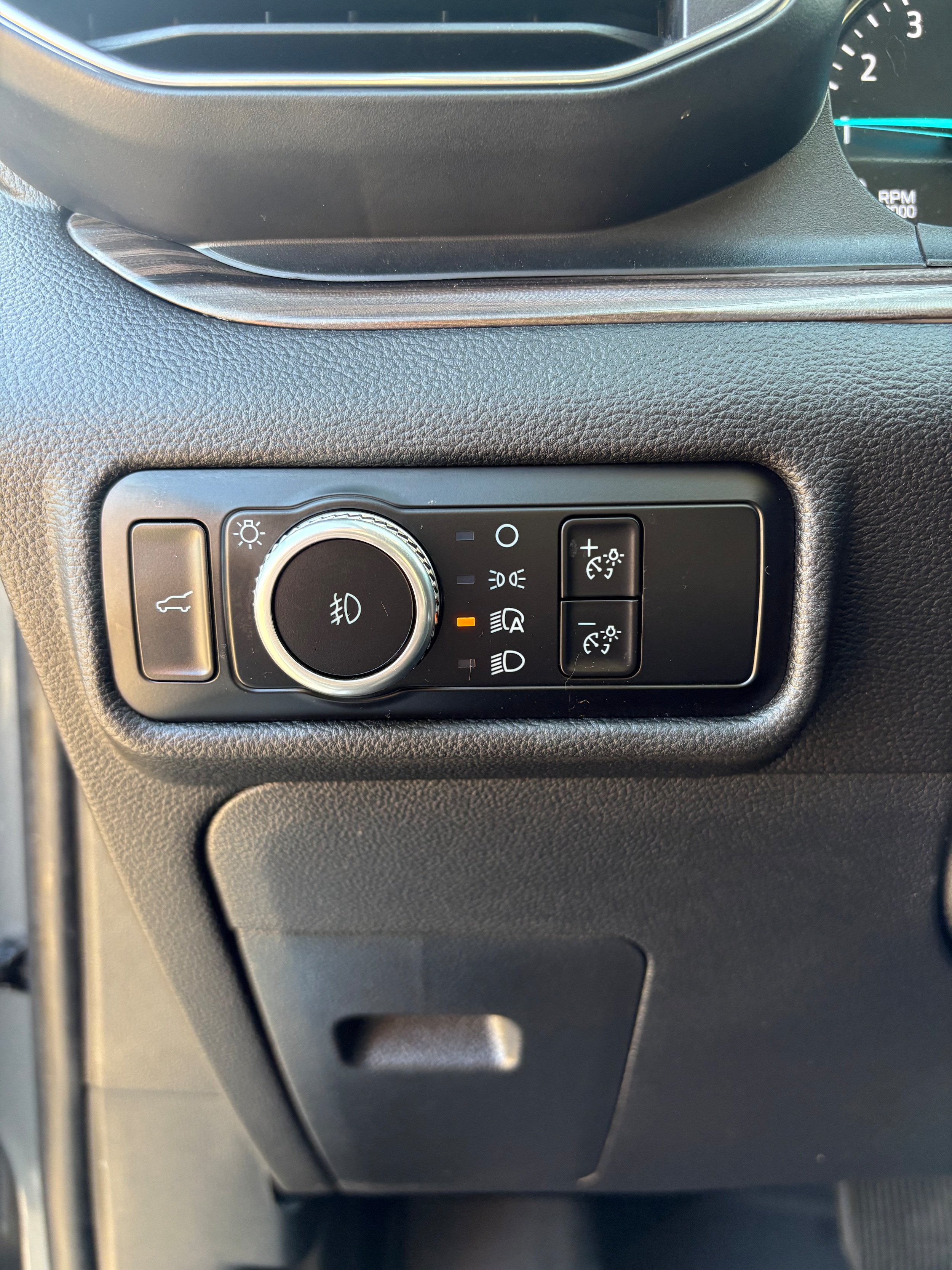 2023 Ford Explorer Limited - Photo 16