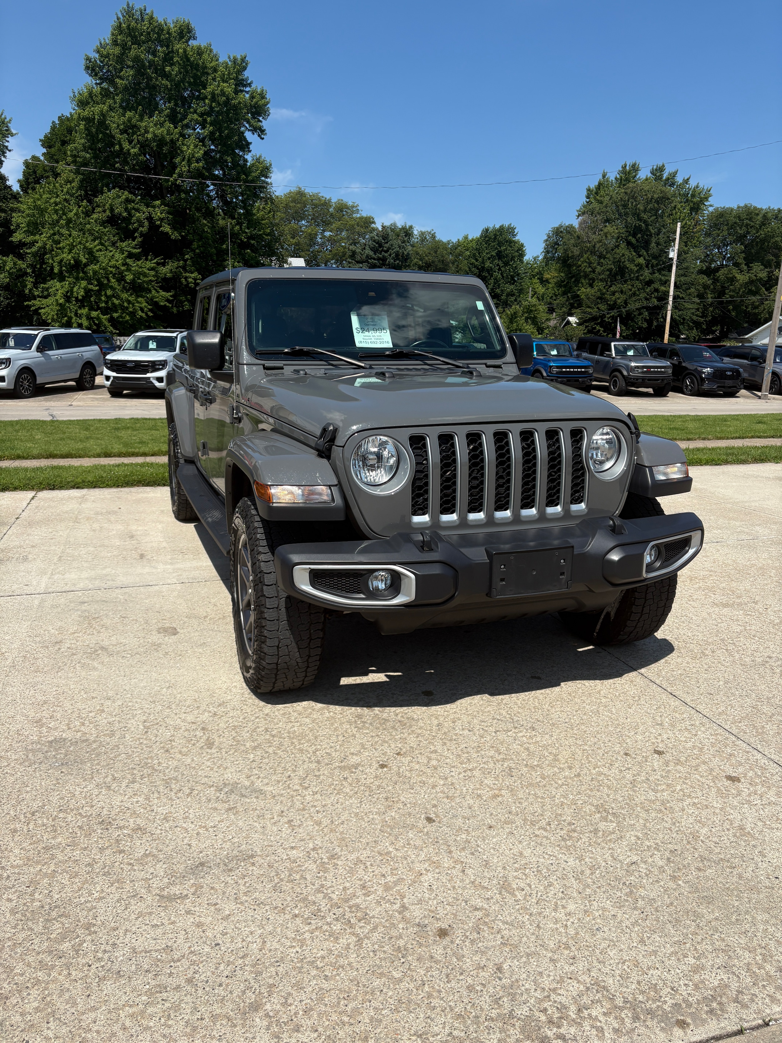 2020 Jeep Gladiator Overland's photo