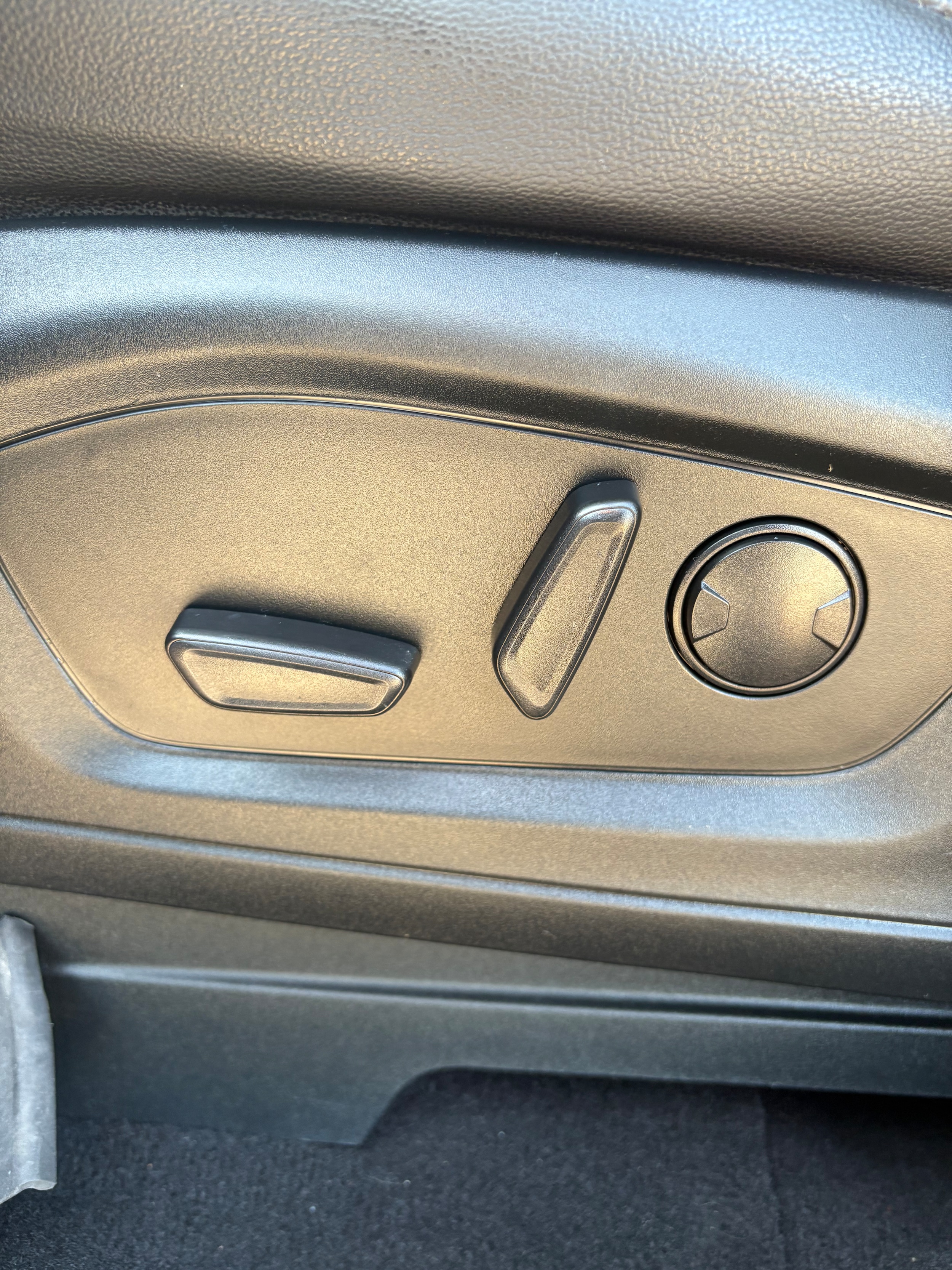 2023 Ford Explorer Limited - Photo 15