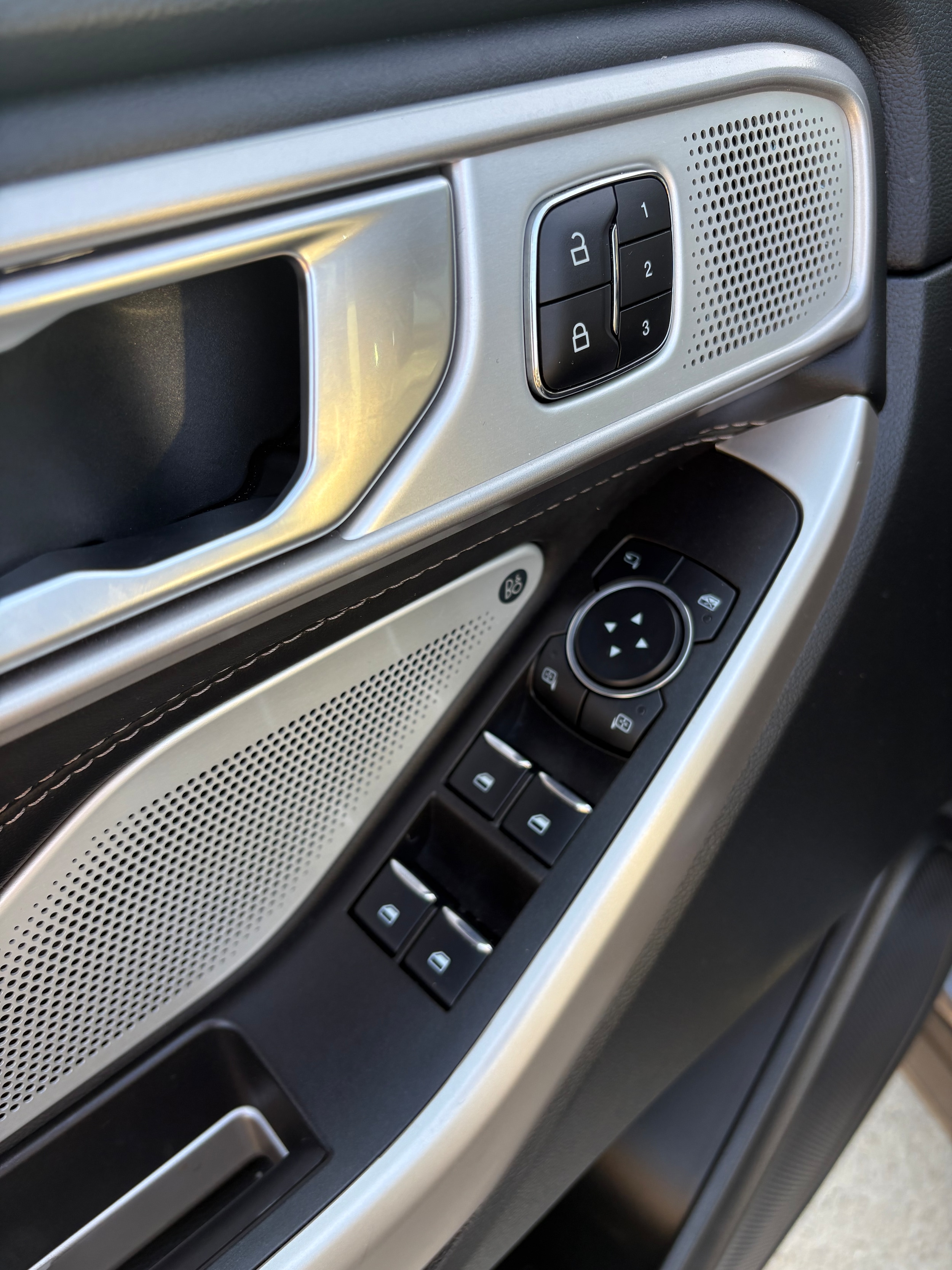2023 Ford Explorer Limited - Photo 14