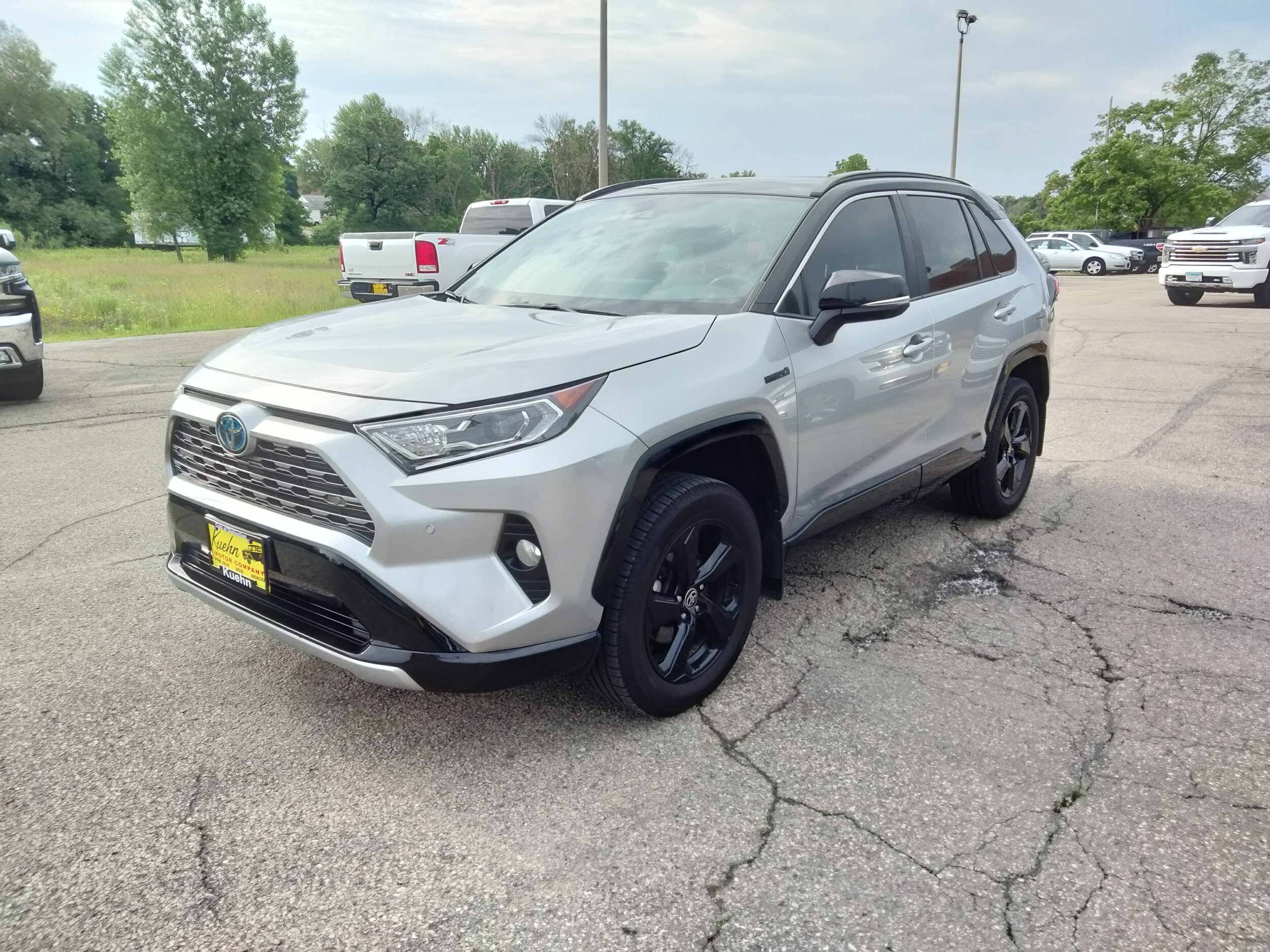 2021 Toyota RAV4 Hybrid XSE photo 4