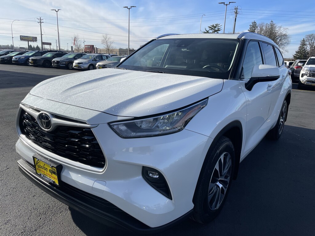 Used 2021 Toyota Highlander XLE SUV