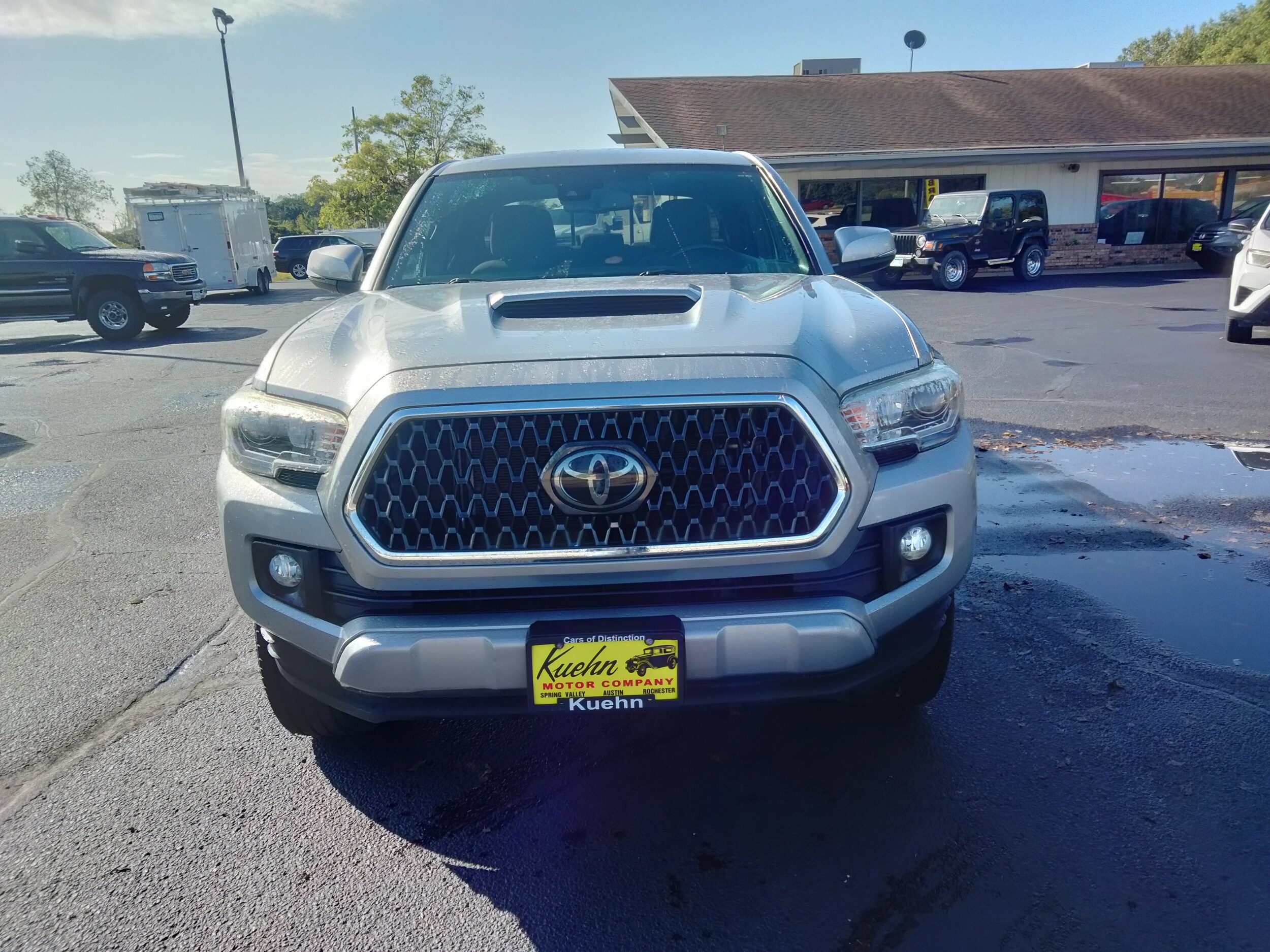2018 Toyota Tacoma TRD Sport V6 photo 3
