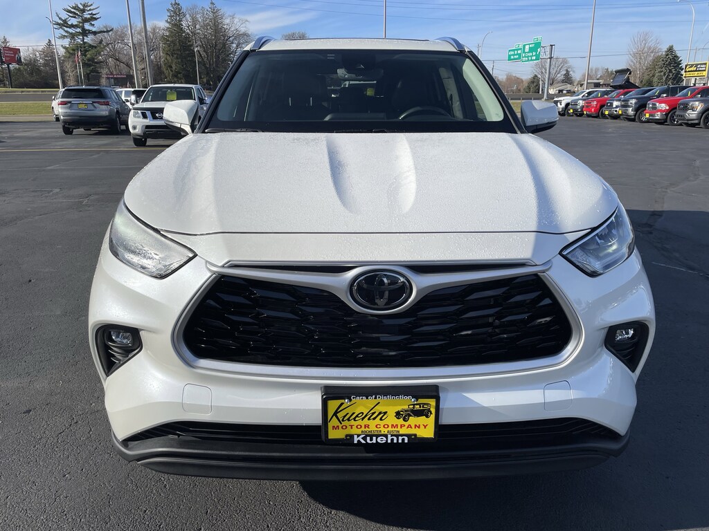 Used 2021 Toyota Highlander XLE SUV