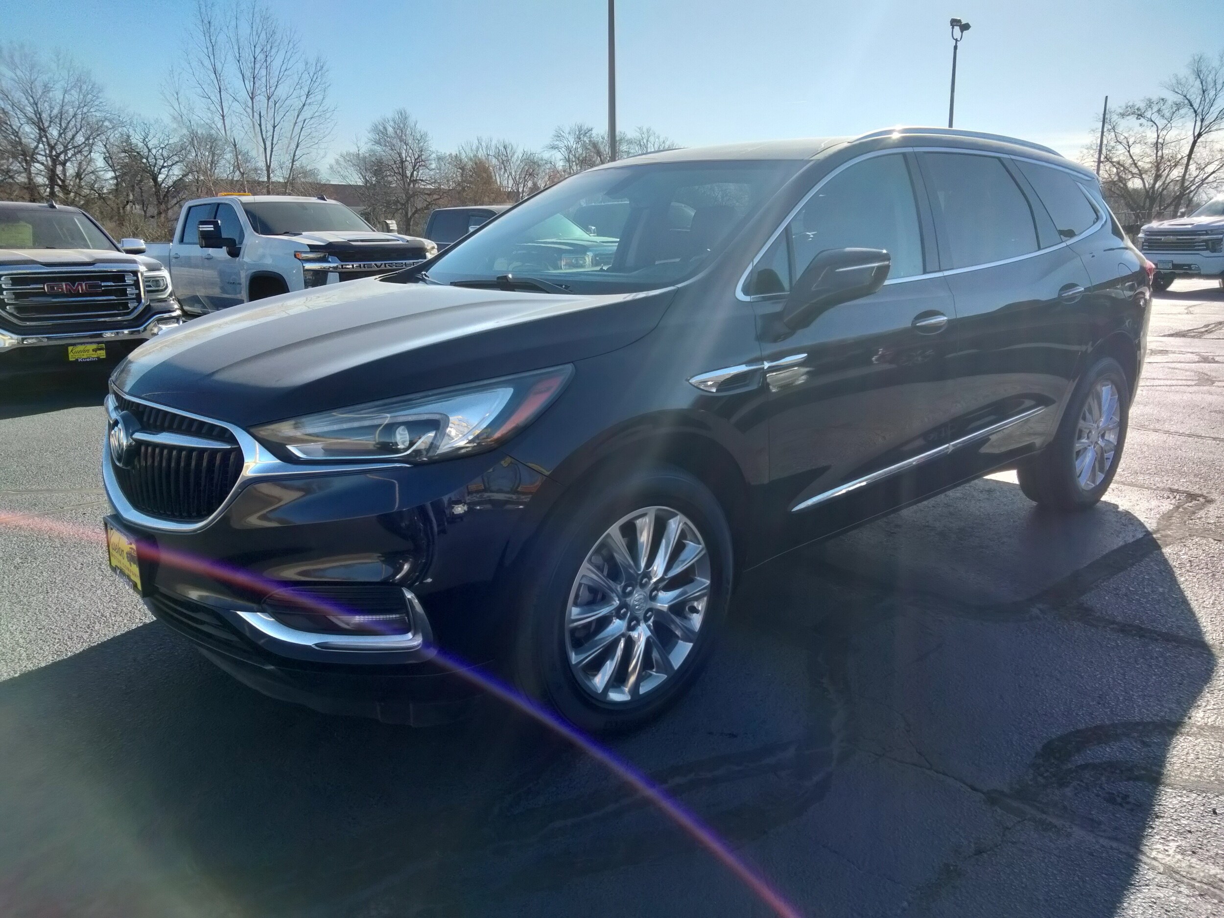 2018 Buick Enclave Essence photo 3