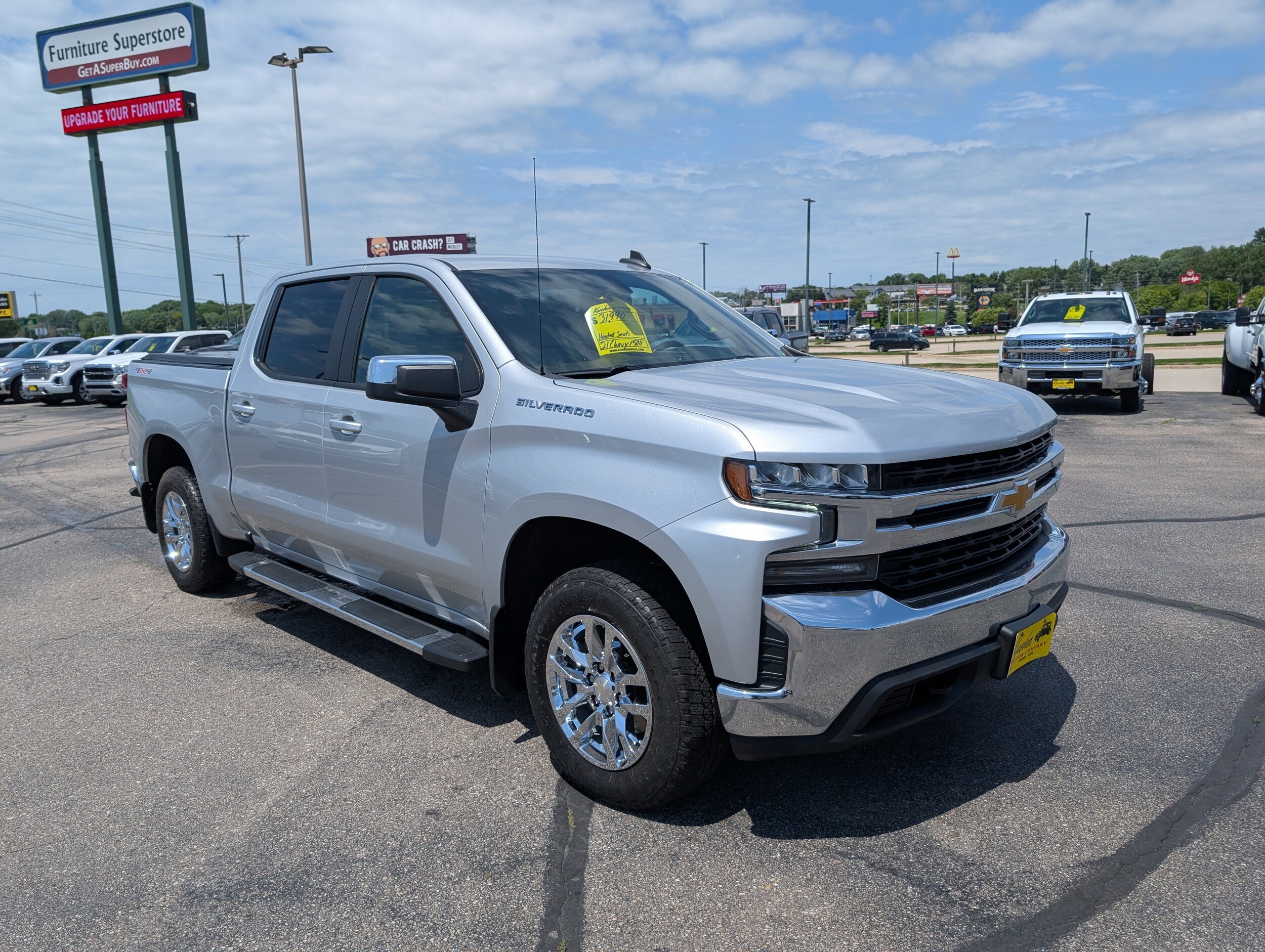 2021 Chevrolet Silverado 1500 LT photo 2