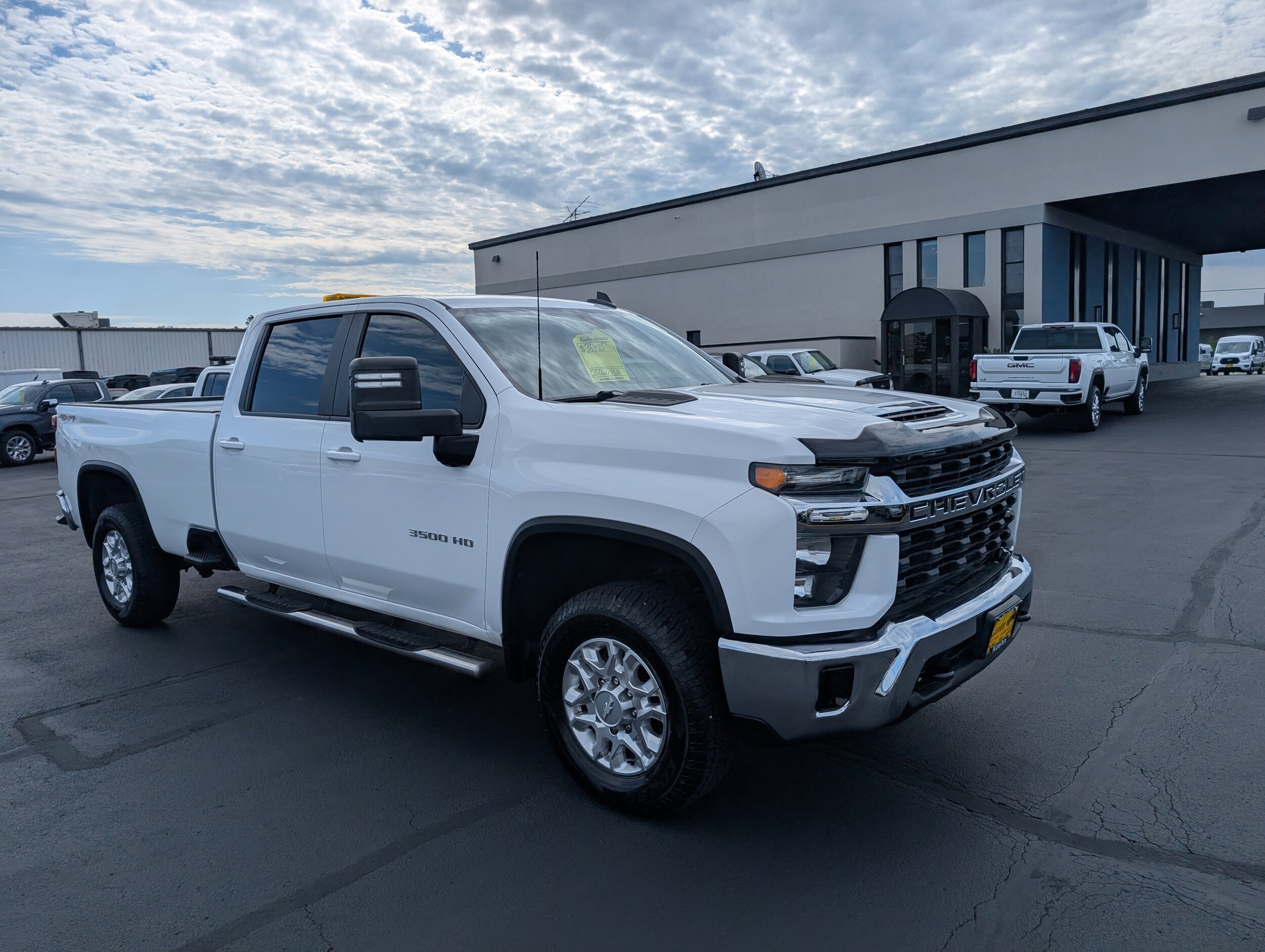 2020 Chevrolet Silverado 3500HD LT photo 2