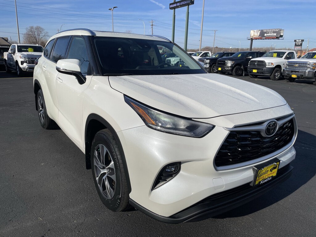 Used 2021 Toyota Highlander XLE SUV