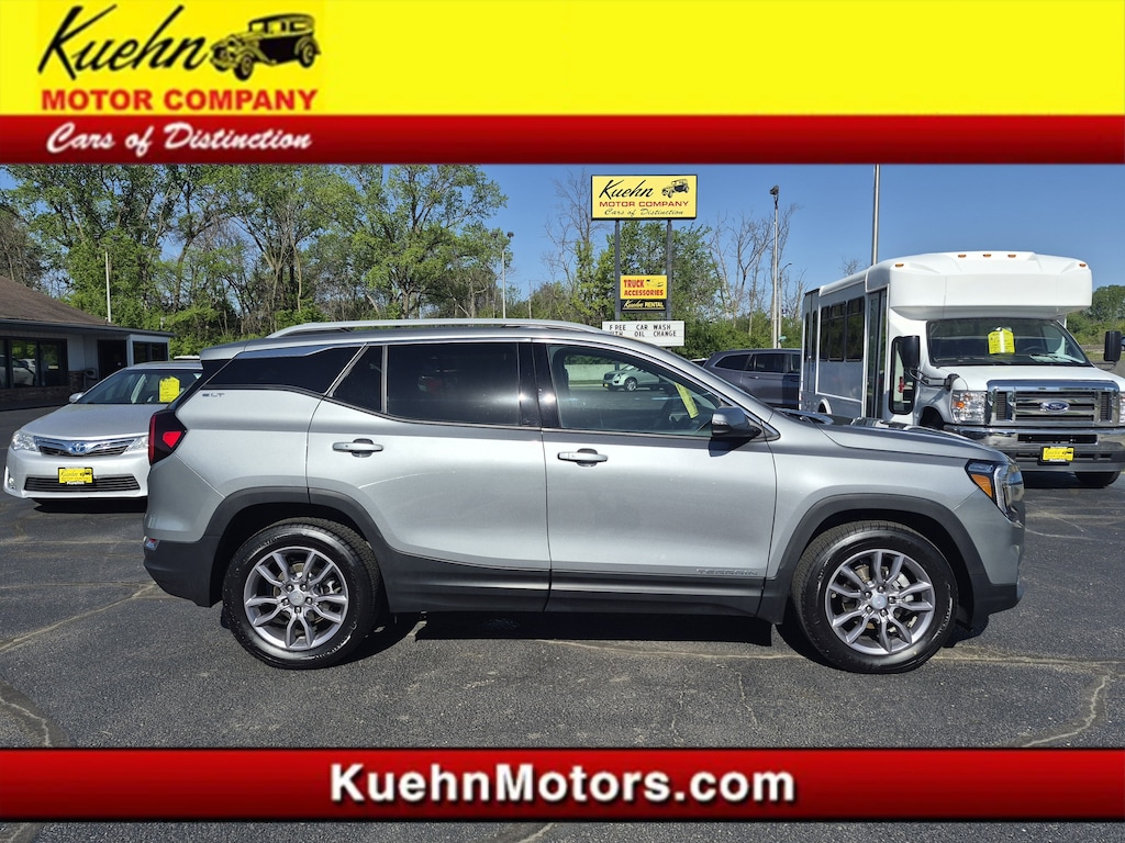 Used 2024 GMC Terrain SLT SUV