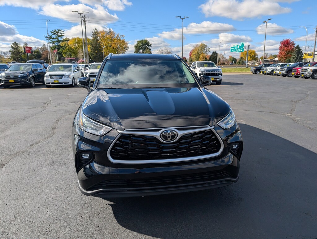 Used 2021 Toyota Highlander XLE SUV