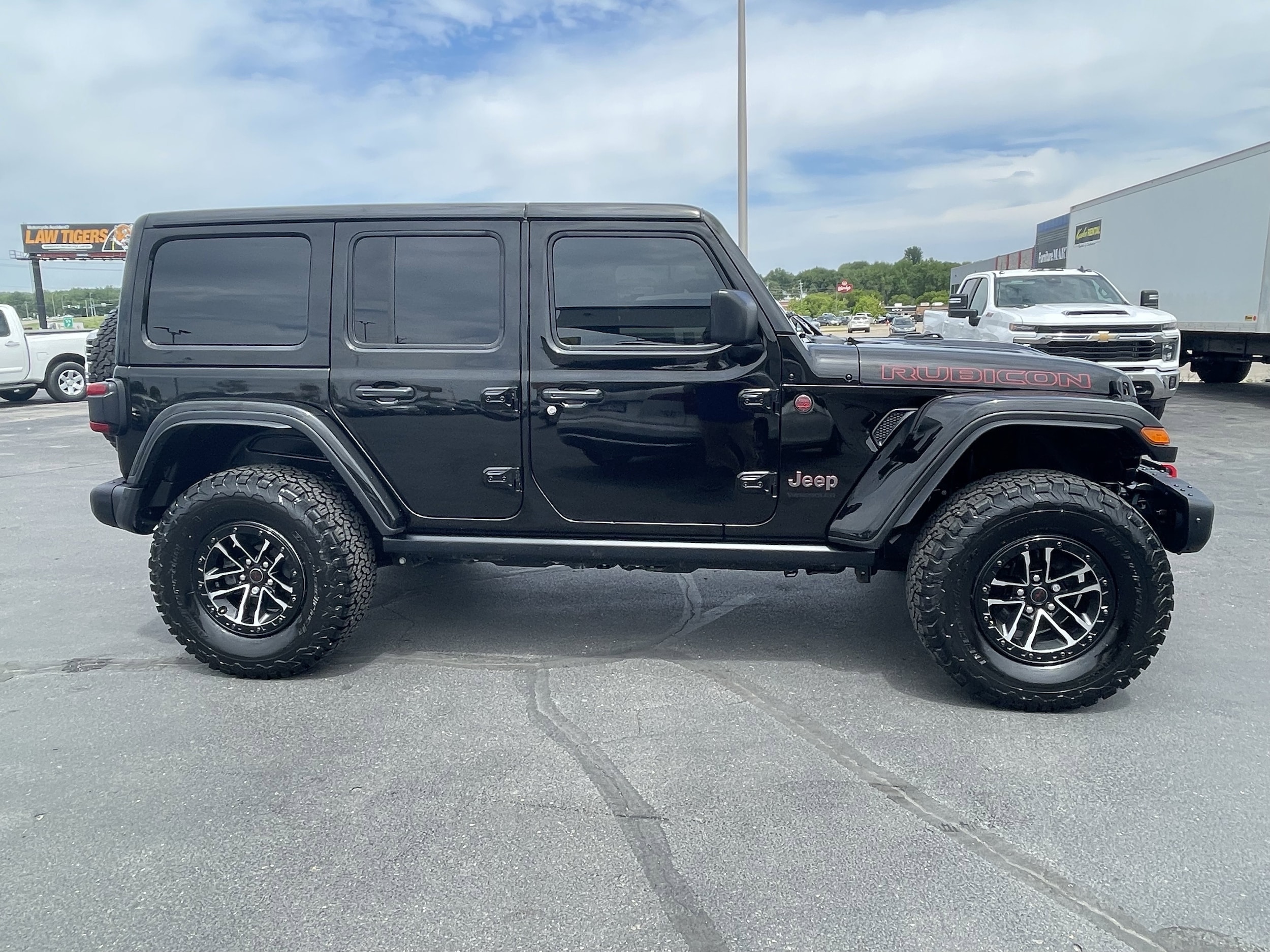 2024 Jeep Wrangler Rubicon X's photo