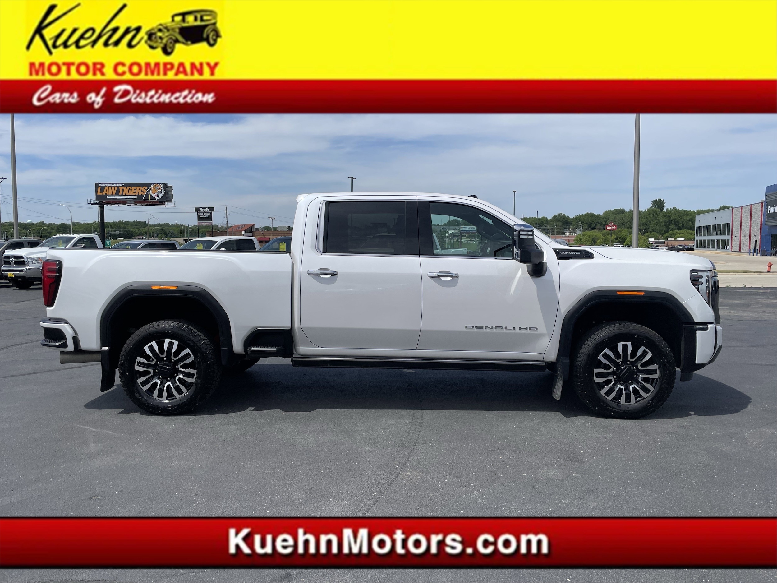 2024 GMC Sierra Denali Ultimate 4WD Crew Cab Long Box's photo