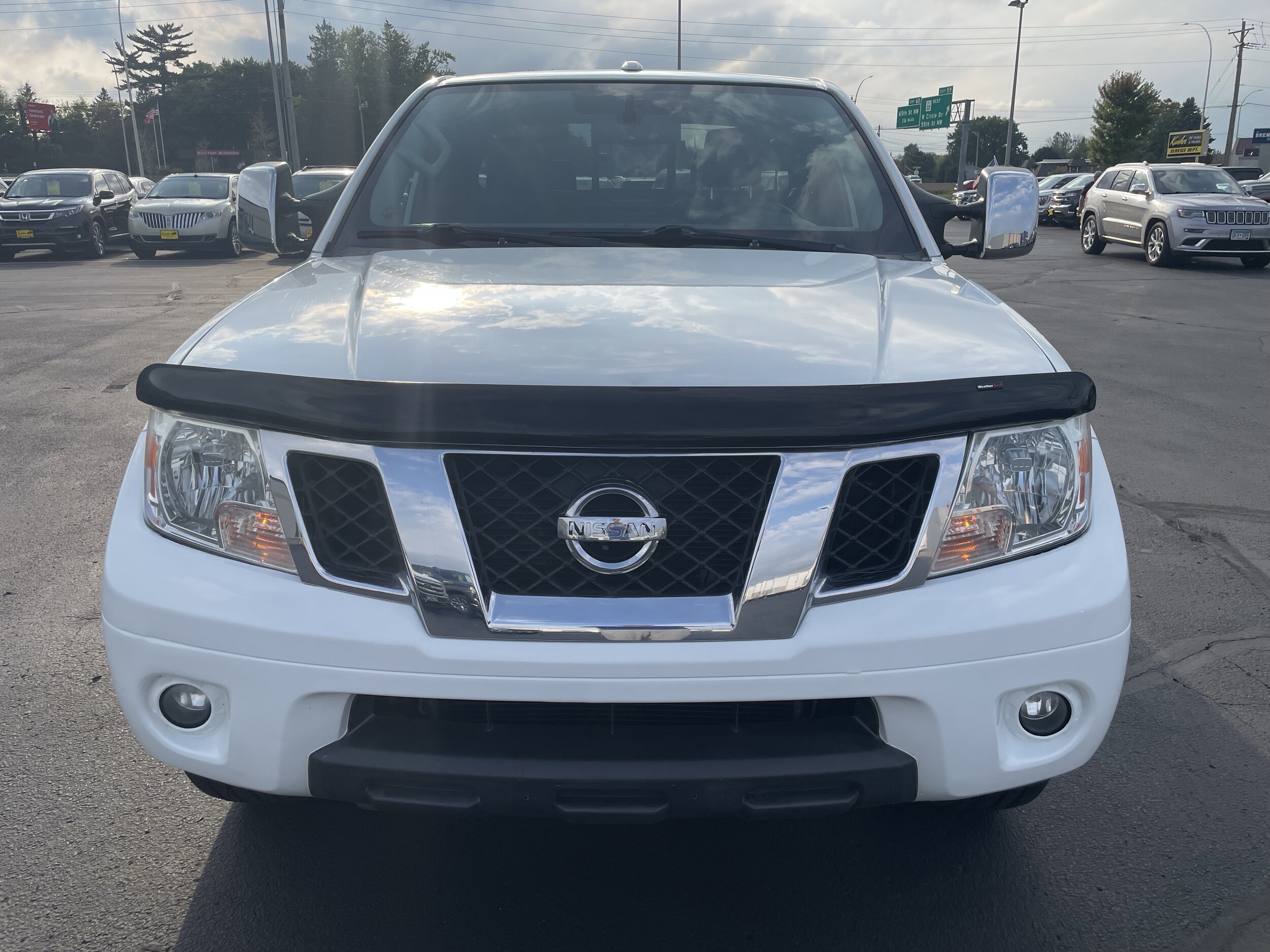 2018 Nissan Frontier SV photo 3