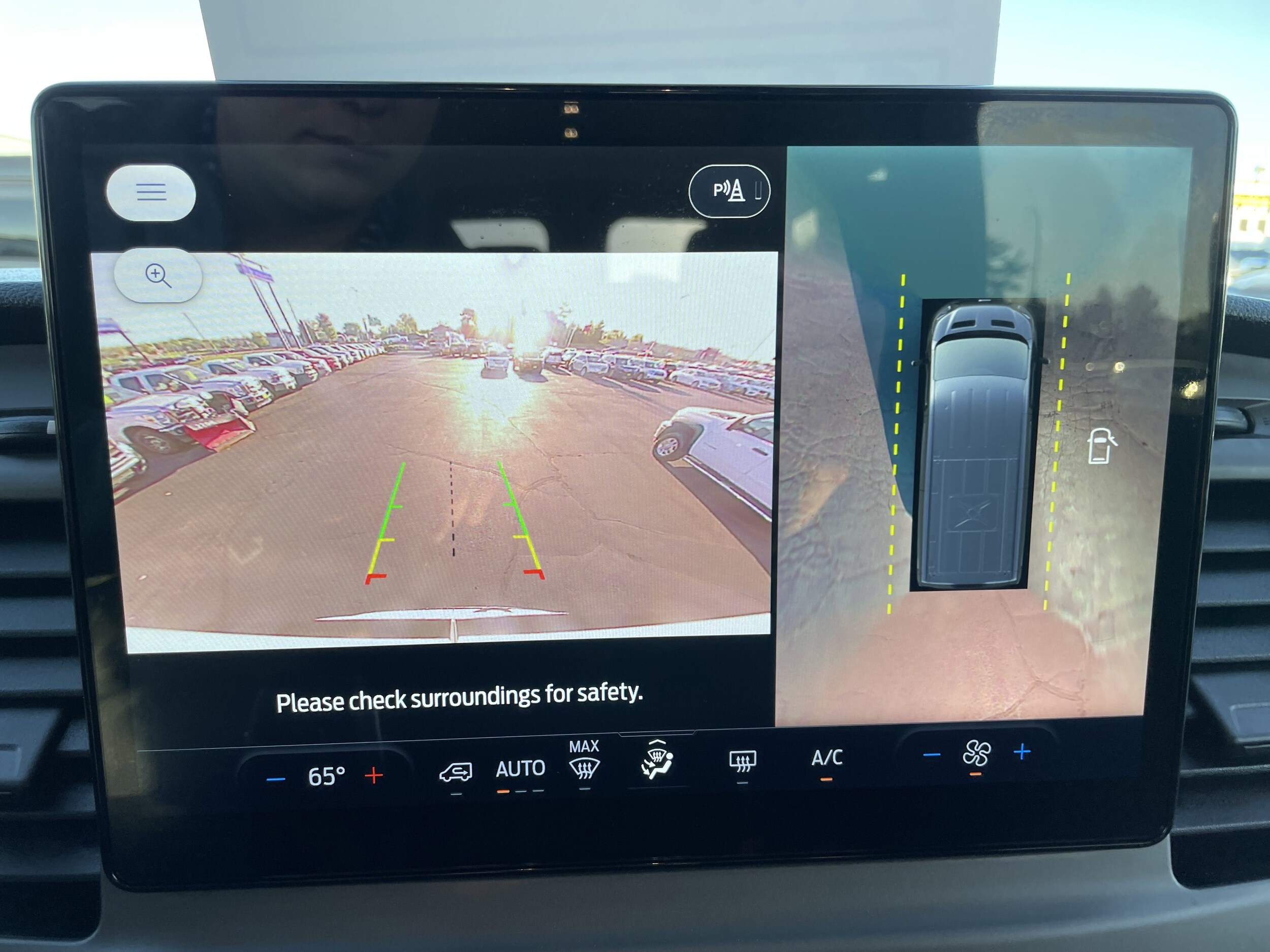 2022 Ford Transit Passenger Van XLT - Photo 21