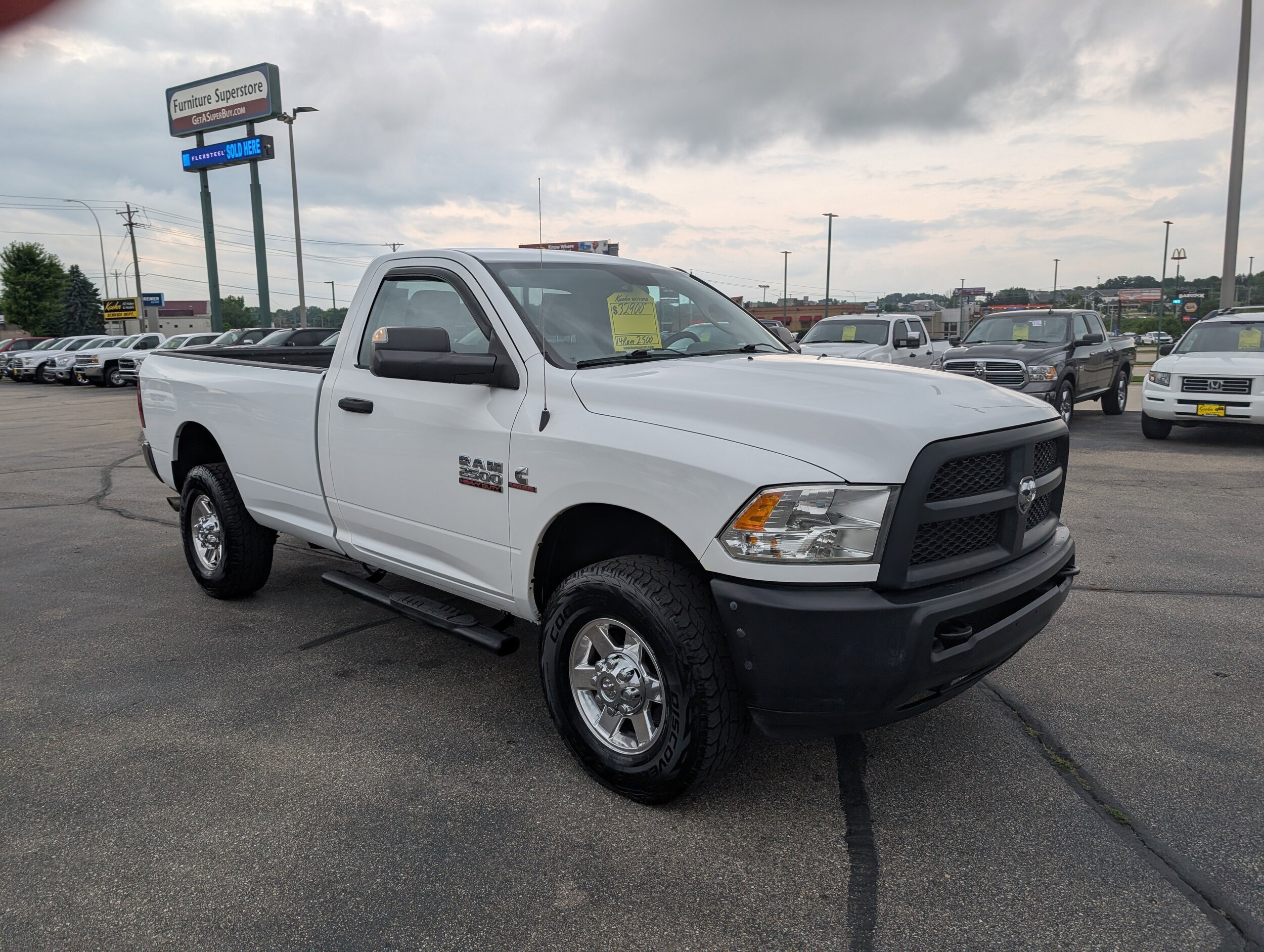2014 Ram 2500 Tradesman photo 2