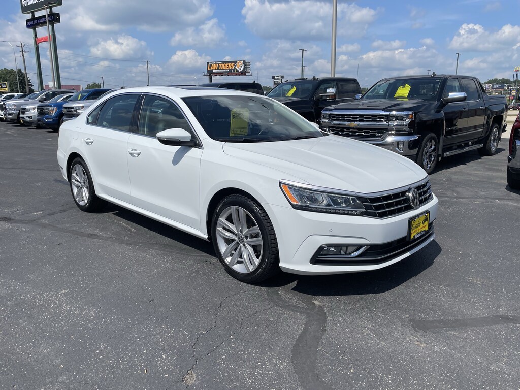 Used 2018 Volkswagen Passat 2.0T SE Sedan