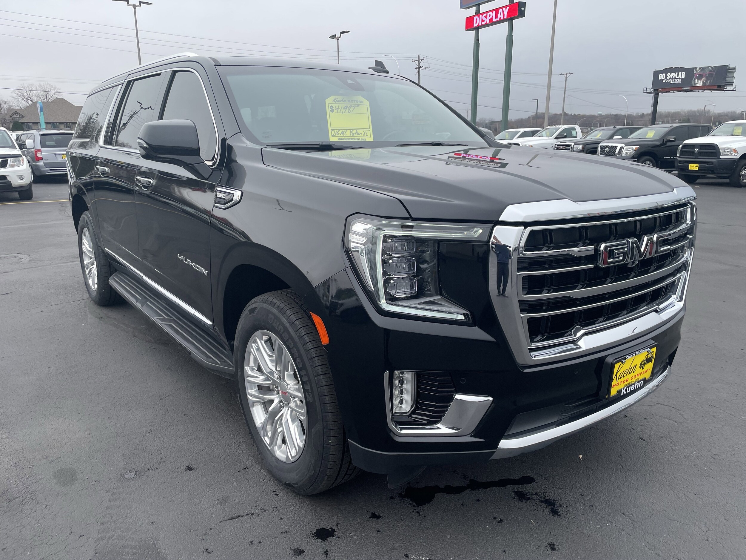 2021 Gmc Yukon XL SLT photo 2