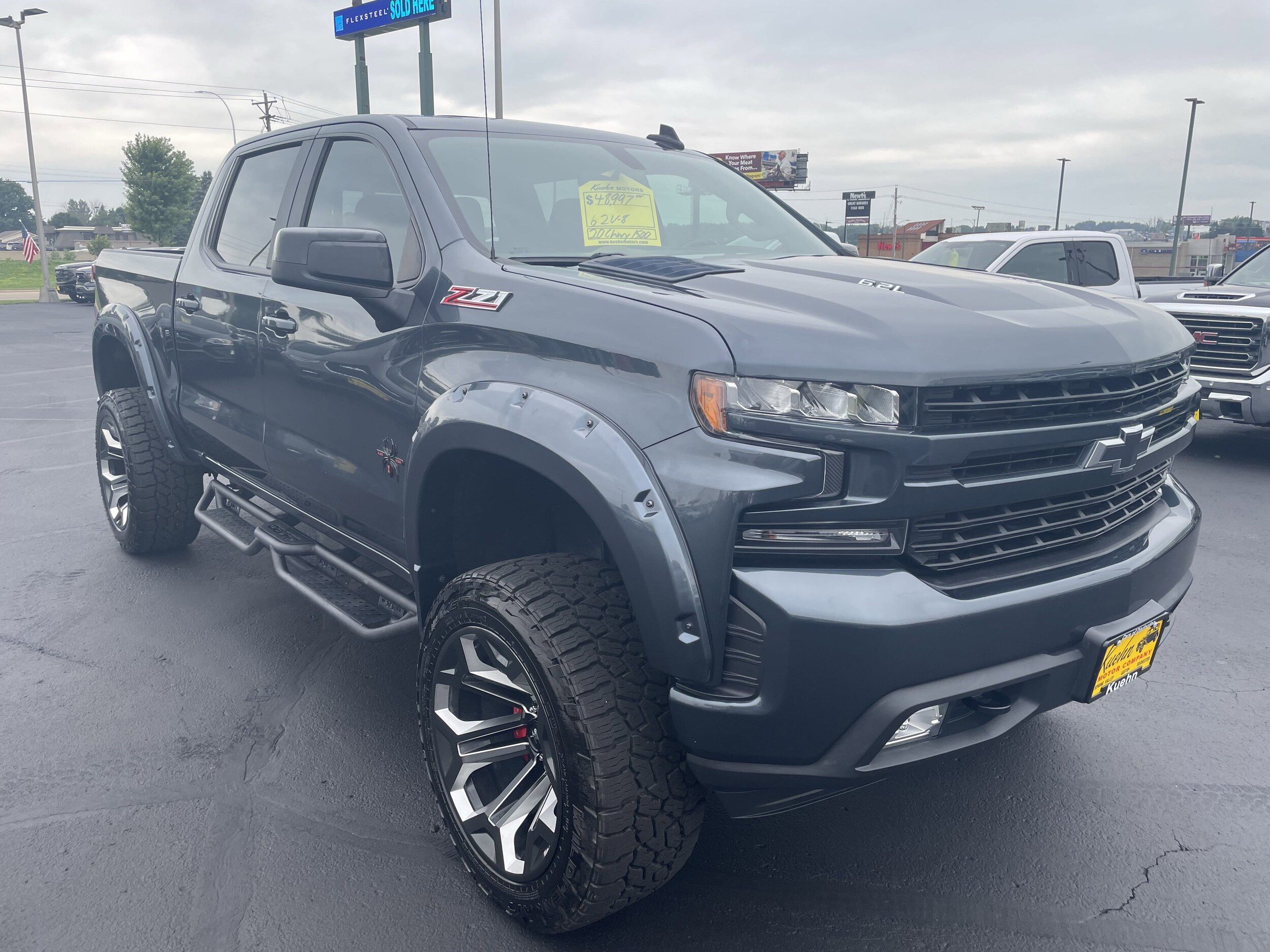 2020 Chevrolet Silverado 1500 RST photo 2