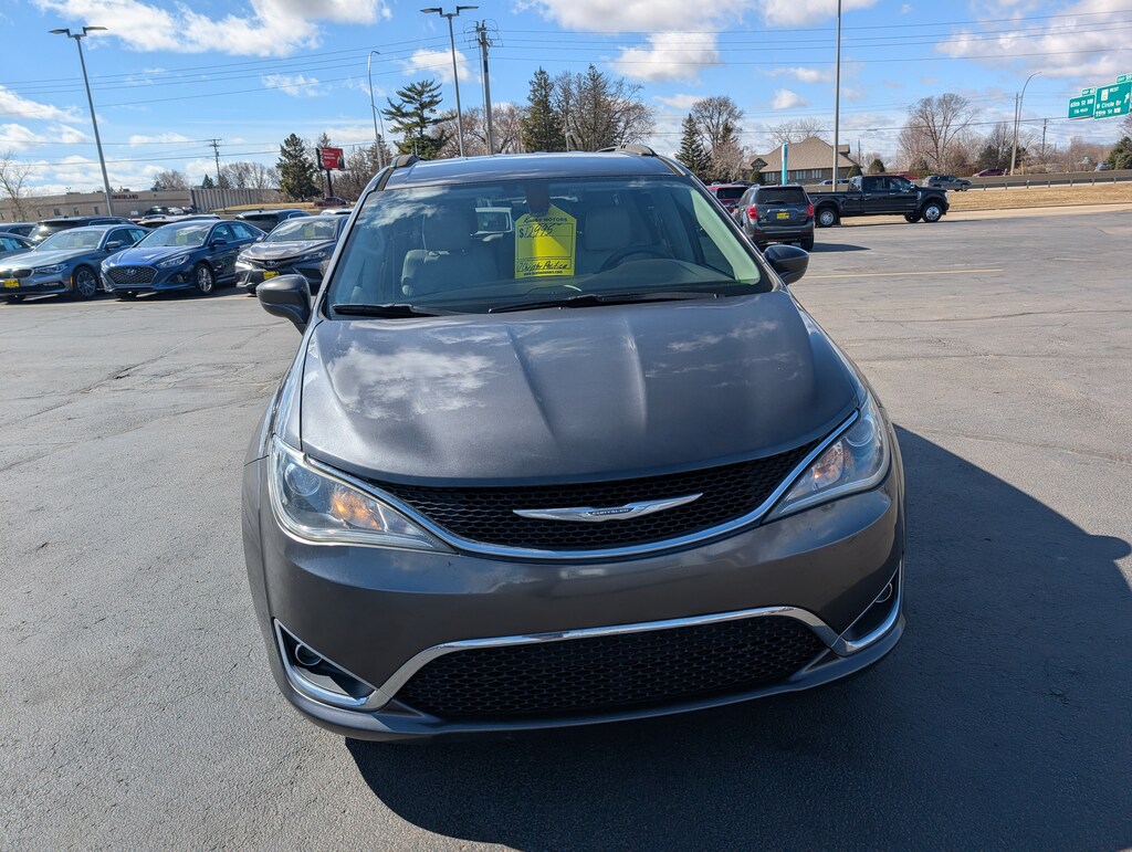 Used 2017 Chrysler Pacifica Touring-L Van
