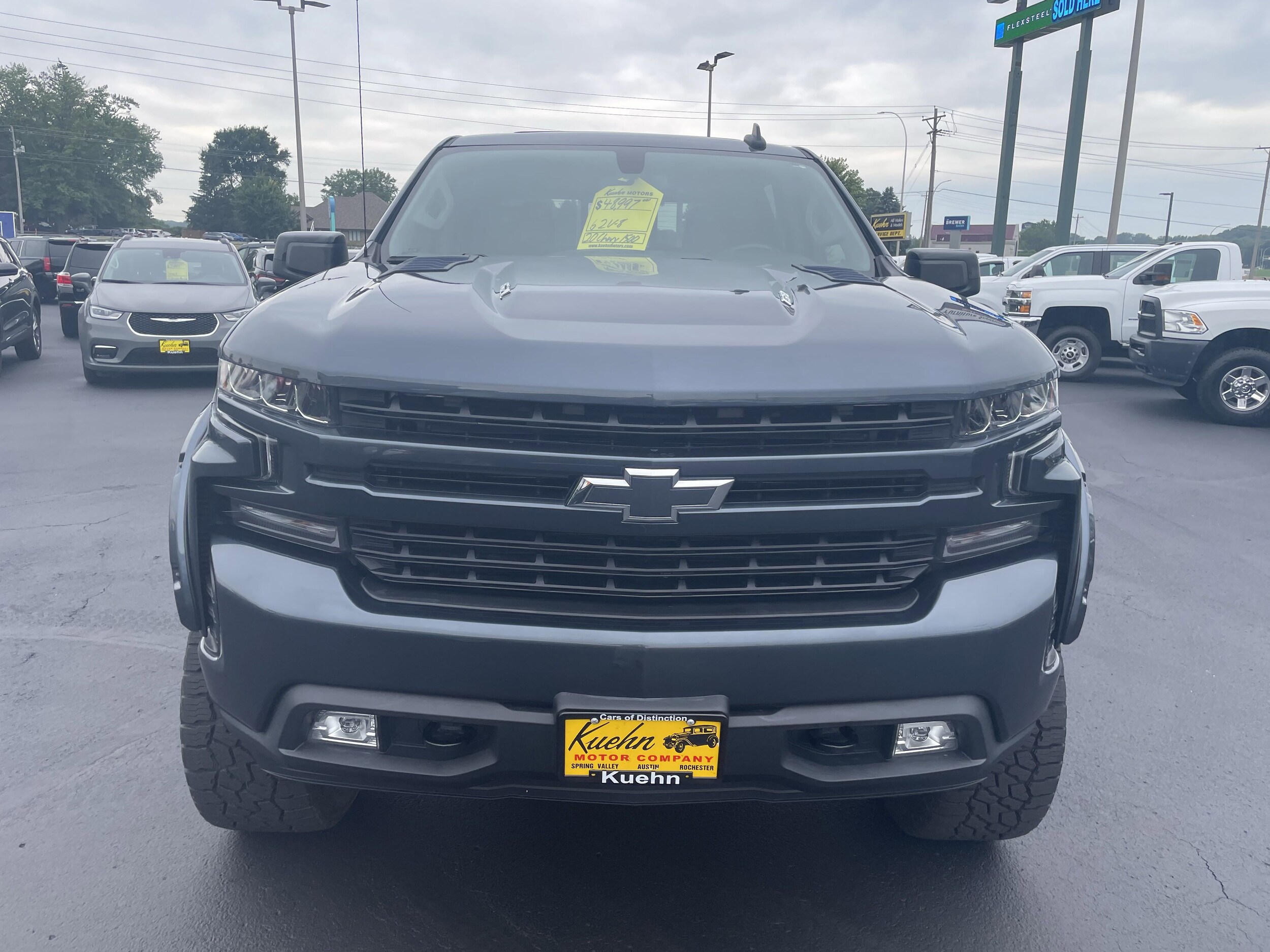 2020 Chevrolet Silverado 1500 RST photo 3