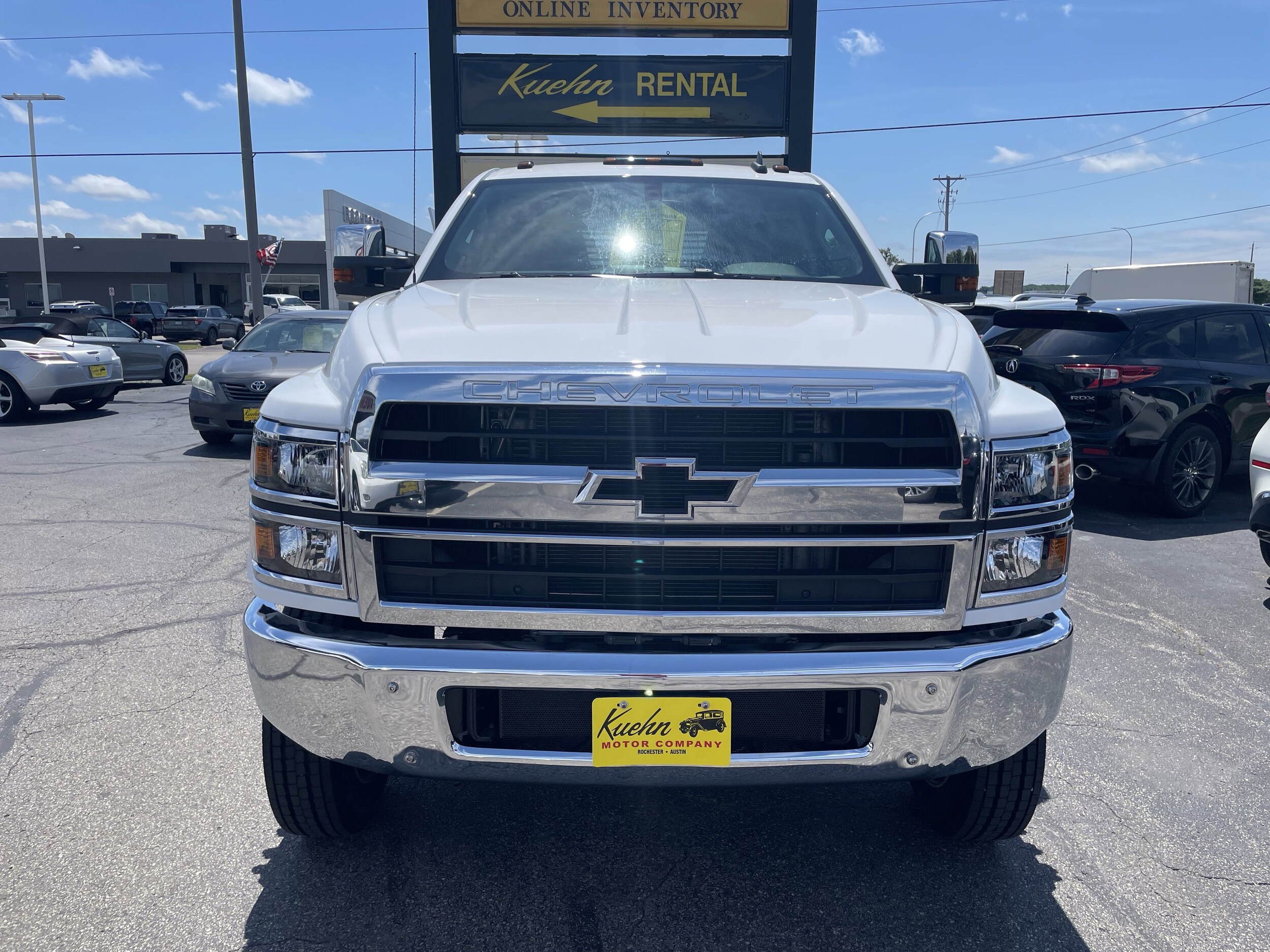 2024 Chevrolet Silverado photo 3