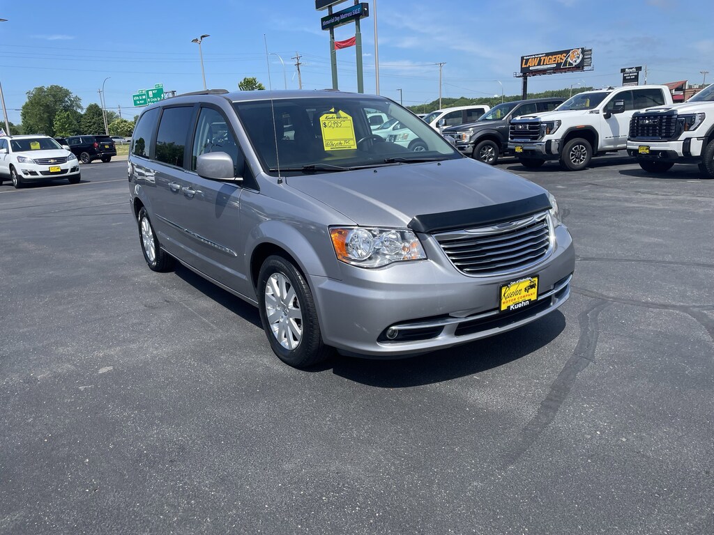 Used 2016 Chrysler Town & Country Touring Van LWB Passenger Van