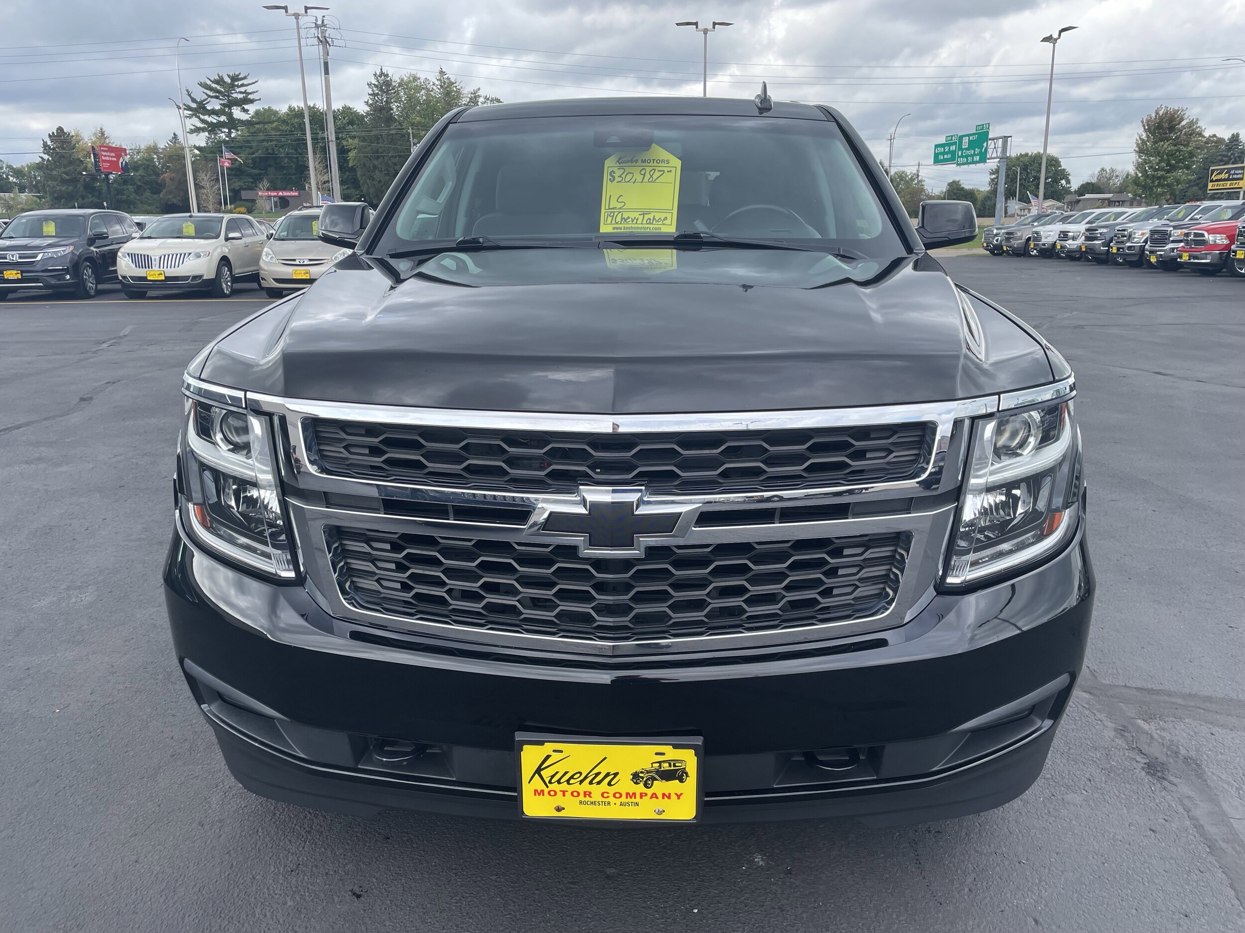 2019 Chevrolet Tahoe LS photo 2